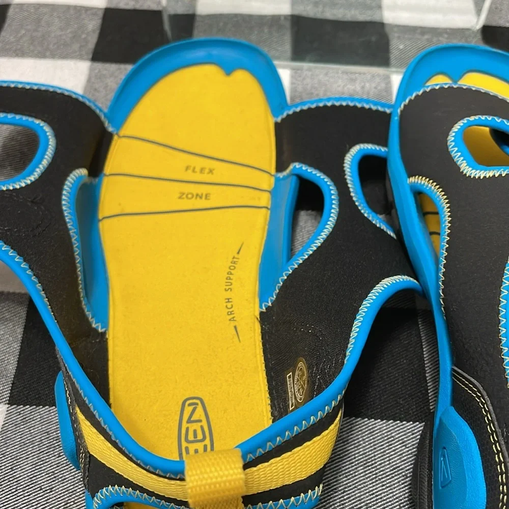 KEEN Knotch River Outdoor Water Shoe Sandal 2 Strap Waterproof Boys 6 Blue Black